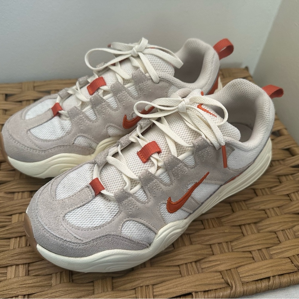 Nike White and Orange Casual Athletic Shoes Women’s 7.5